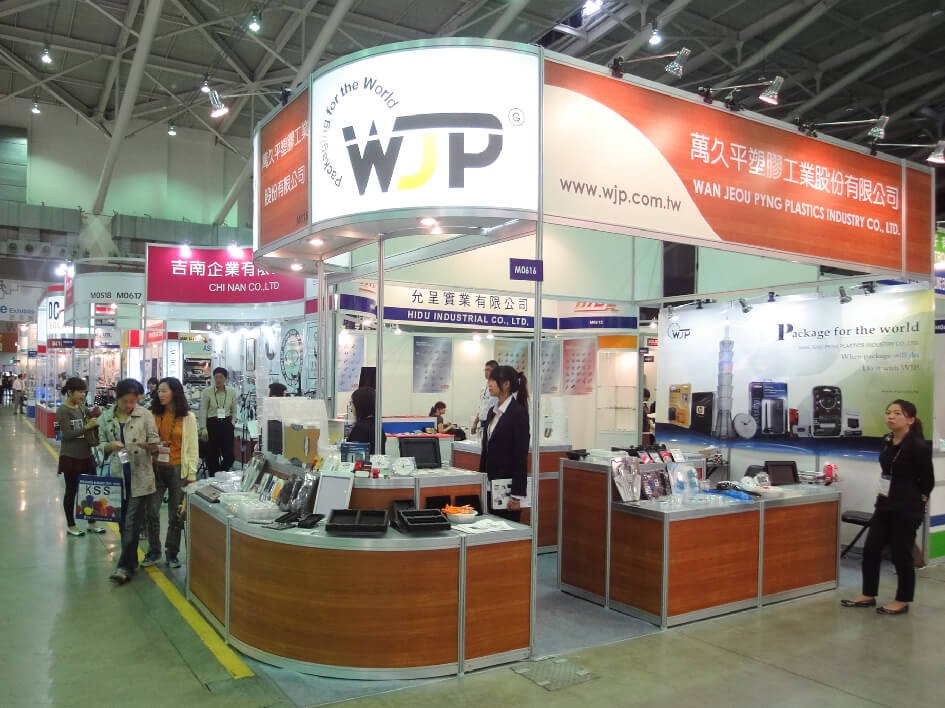 2011 HK E_DSC01264_945px